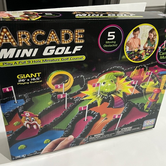 Arcade Mini Golf Interactive Tabletop Mini Golf Game 9 Holes & Moving Obstacles - Picture 12 of 16